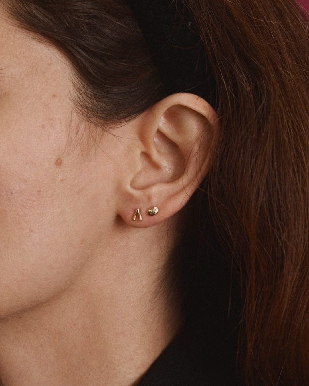 PETITE OLIVE STUDS