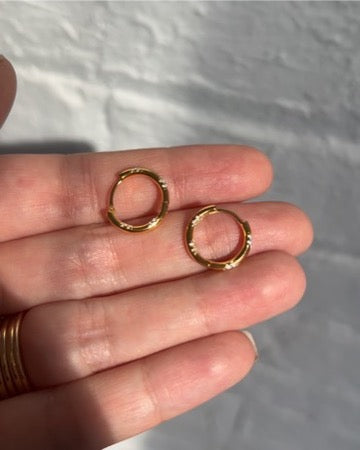 DELIA HUGGIES GOLD