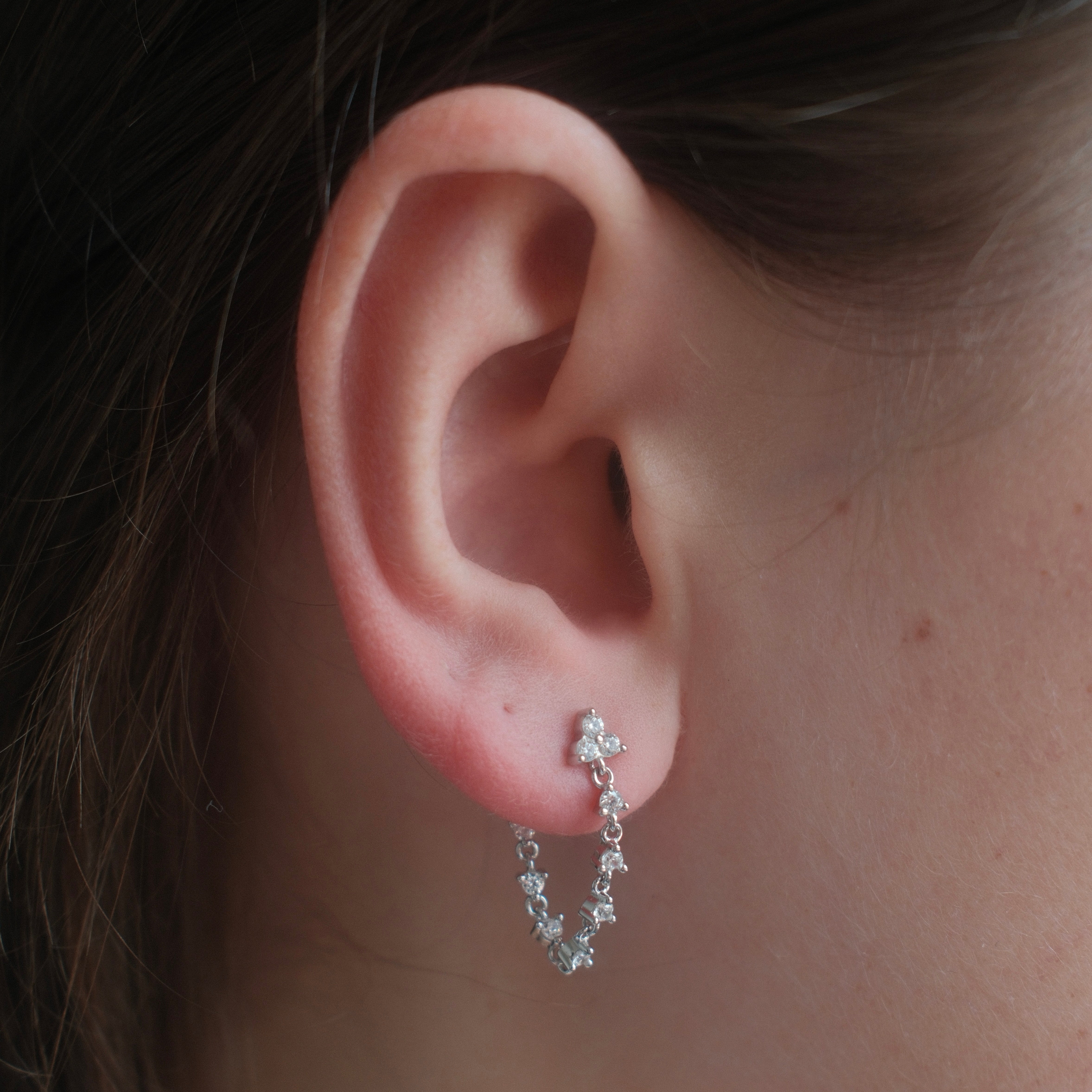 ETTA CRYSTAL CHAIN EARRINGS SILVER