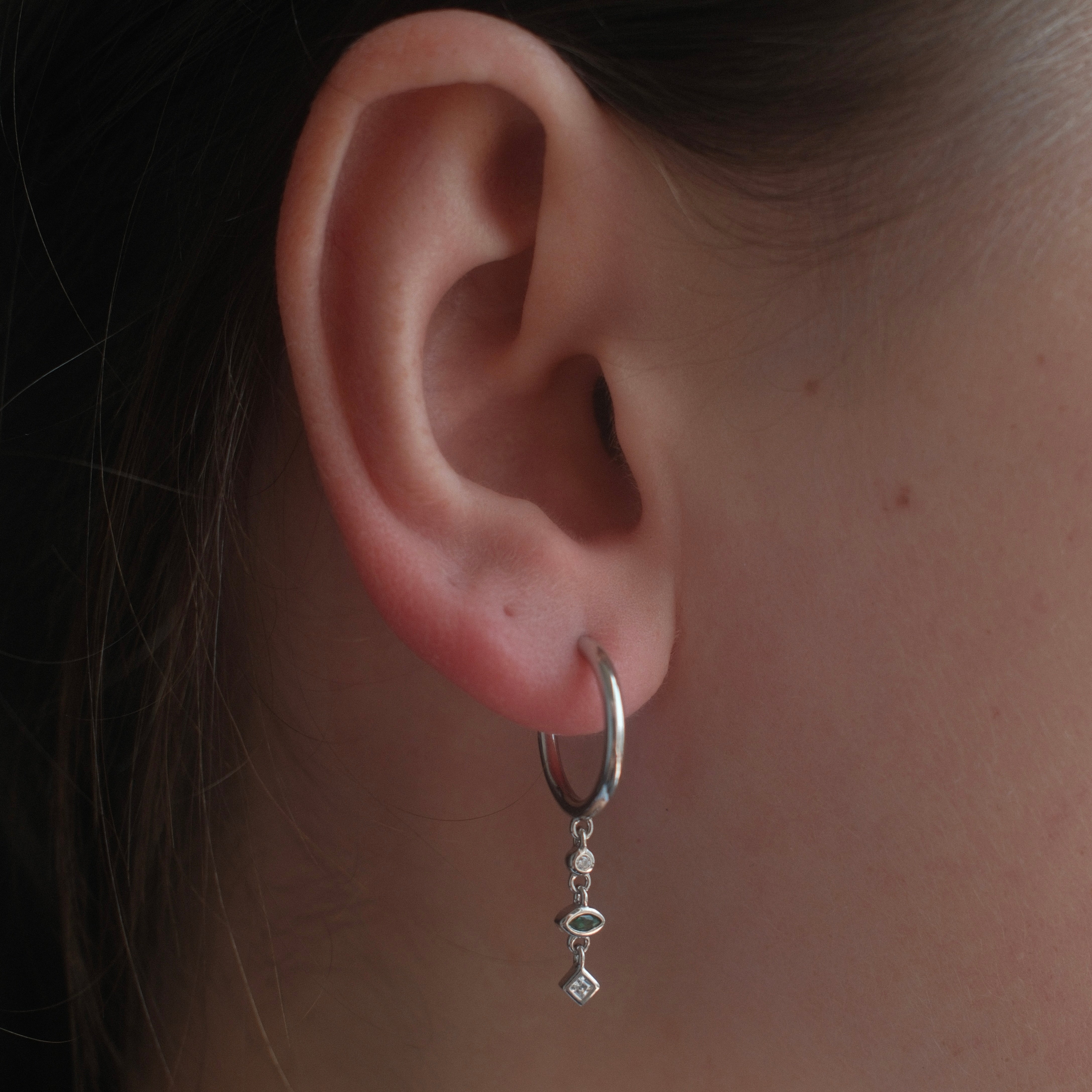 IRIS CRYSTAL HUGGIES SILVER