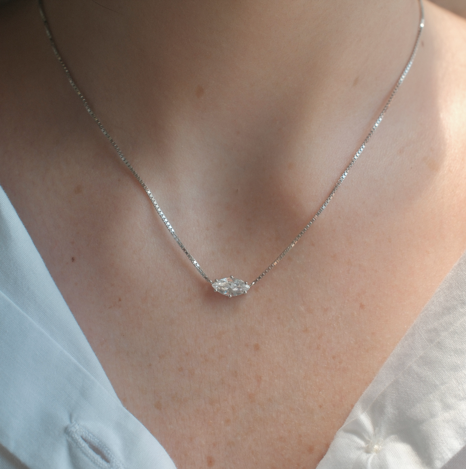 AVERIE PENDANT NECKLACE SILVER