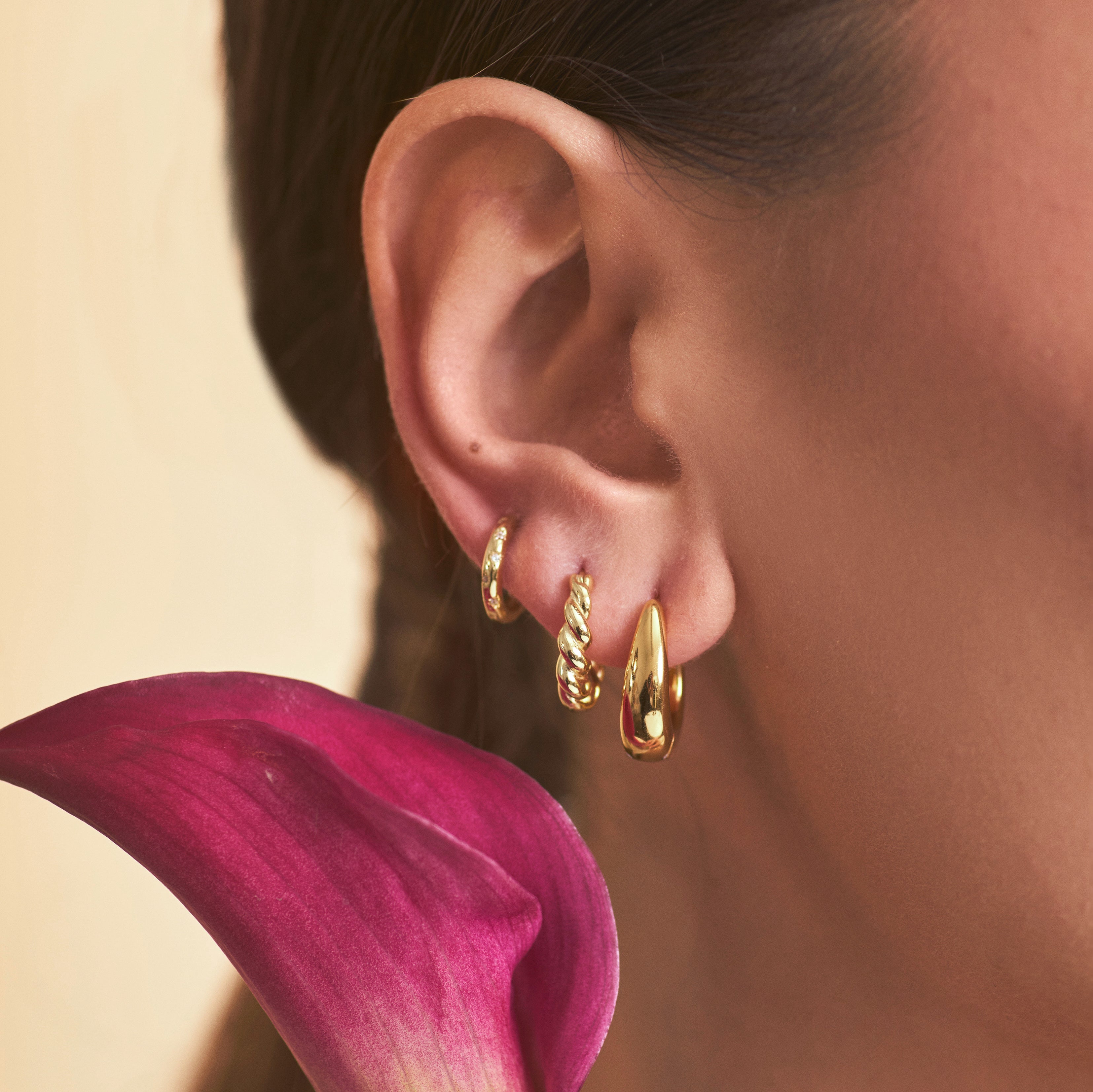 LANA HOOPS GOLD
