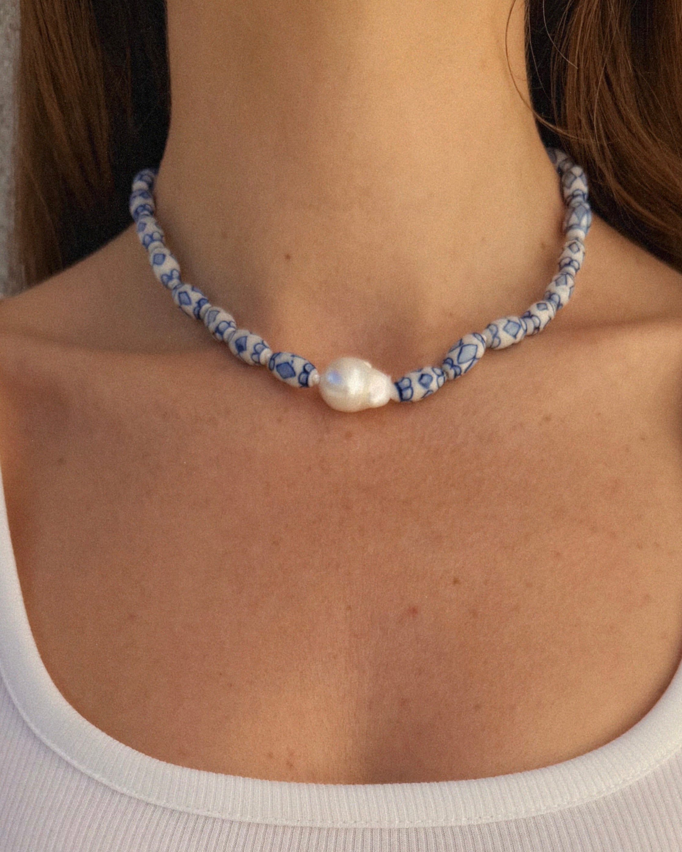 PORCELAINE TIDE NECKLACE