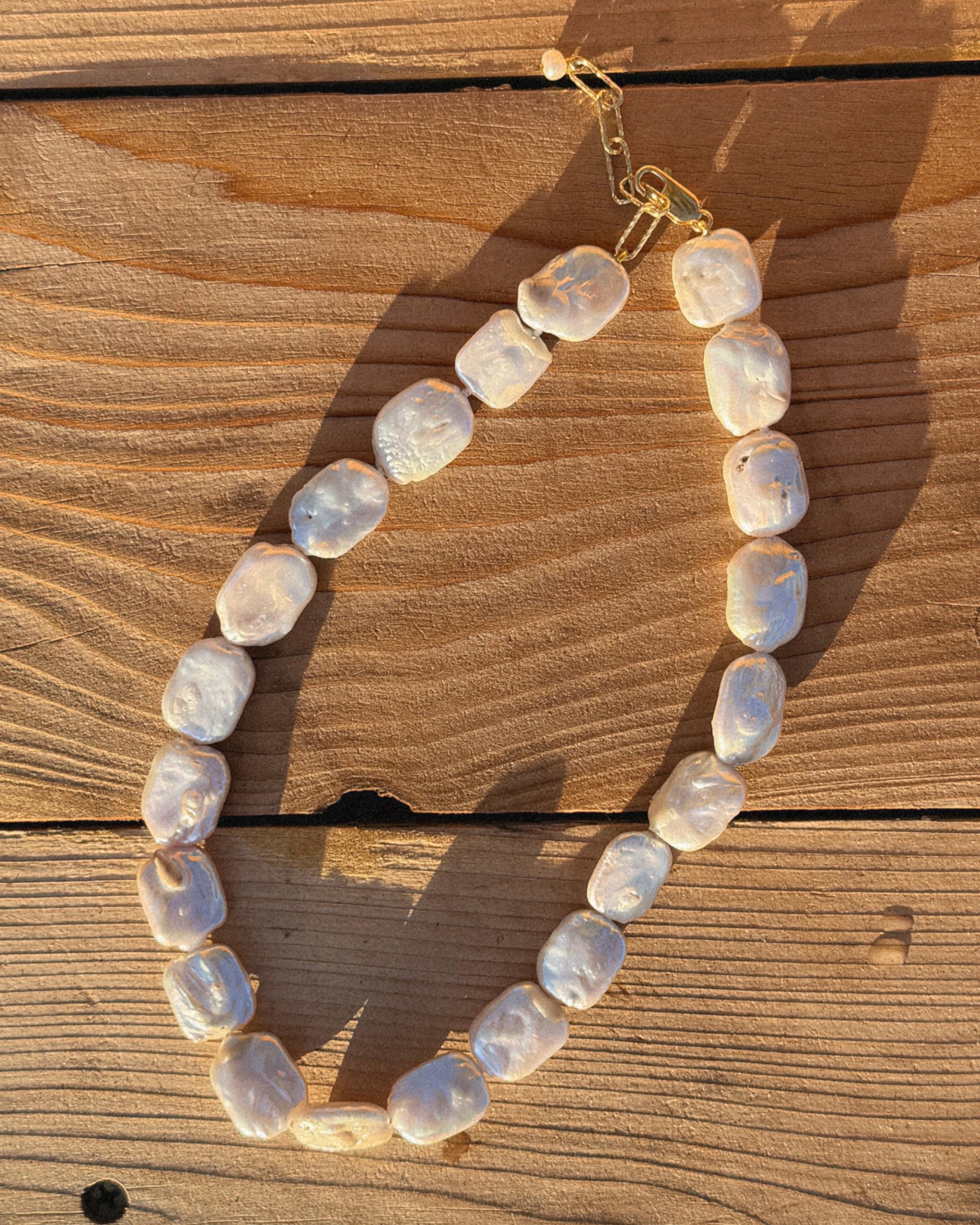 WHITE DRIFT PEARL NECKLACE