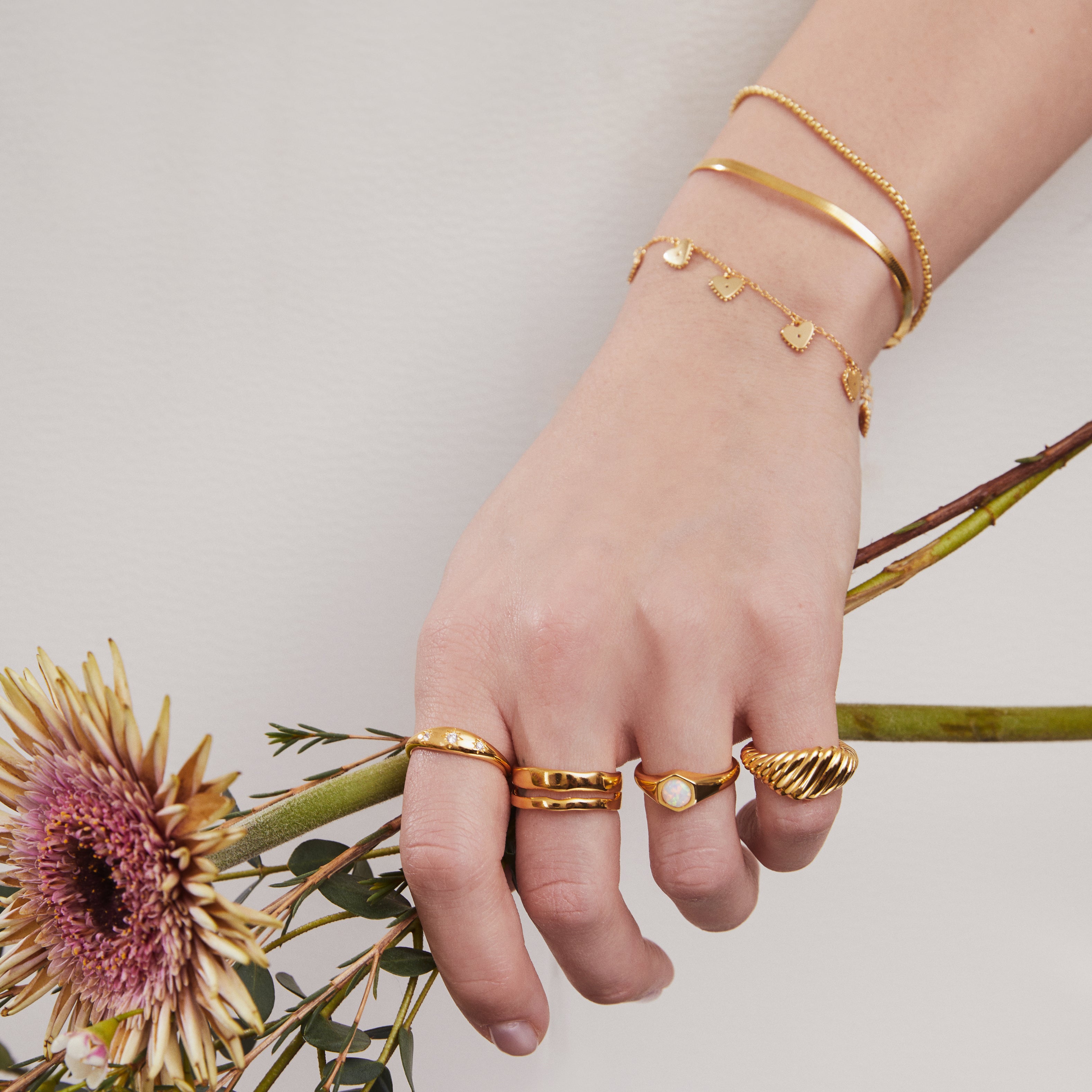 HEIRLOOM HEART BRACELET GOLD