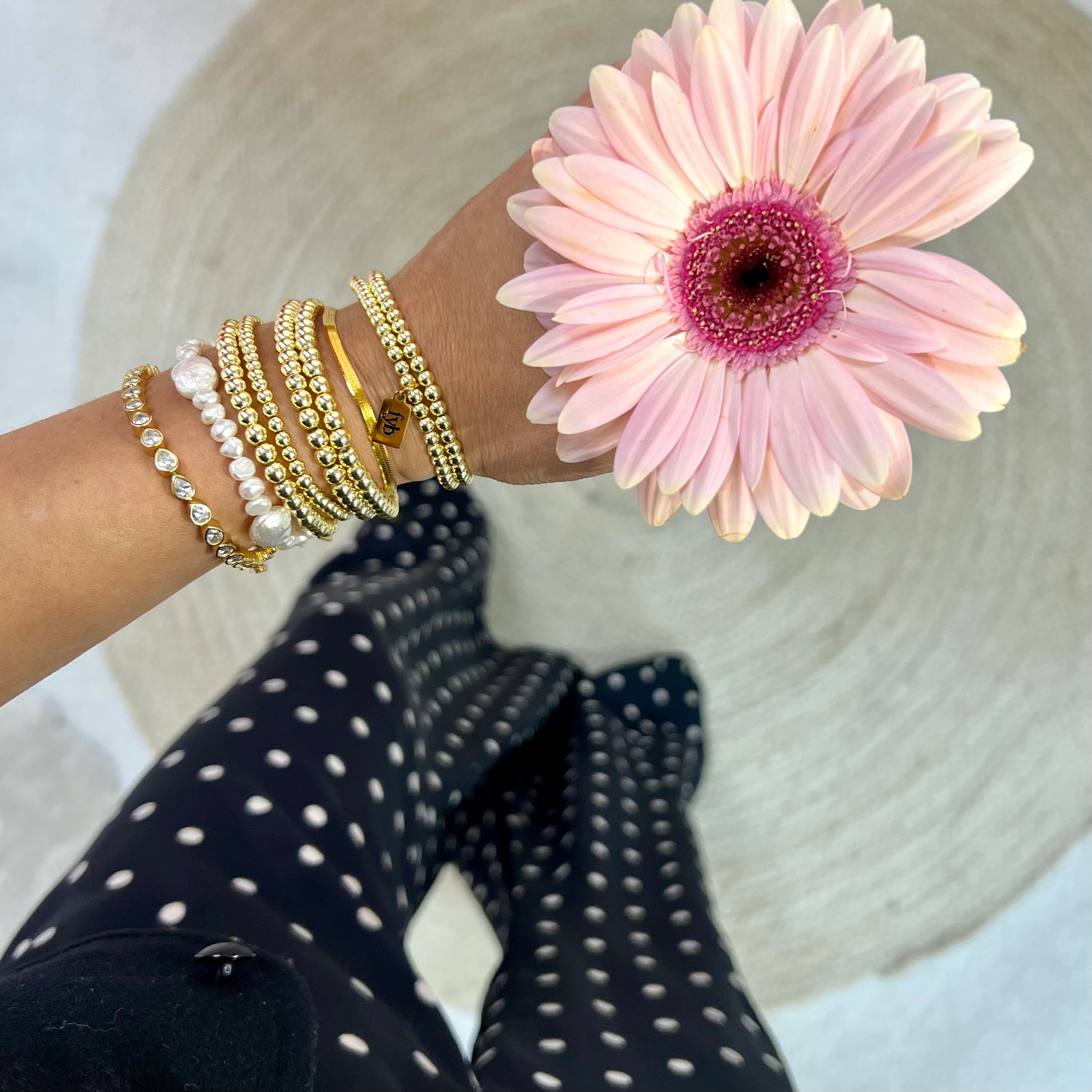 GOLD STAPLE BRACELET