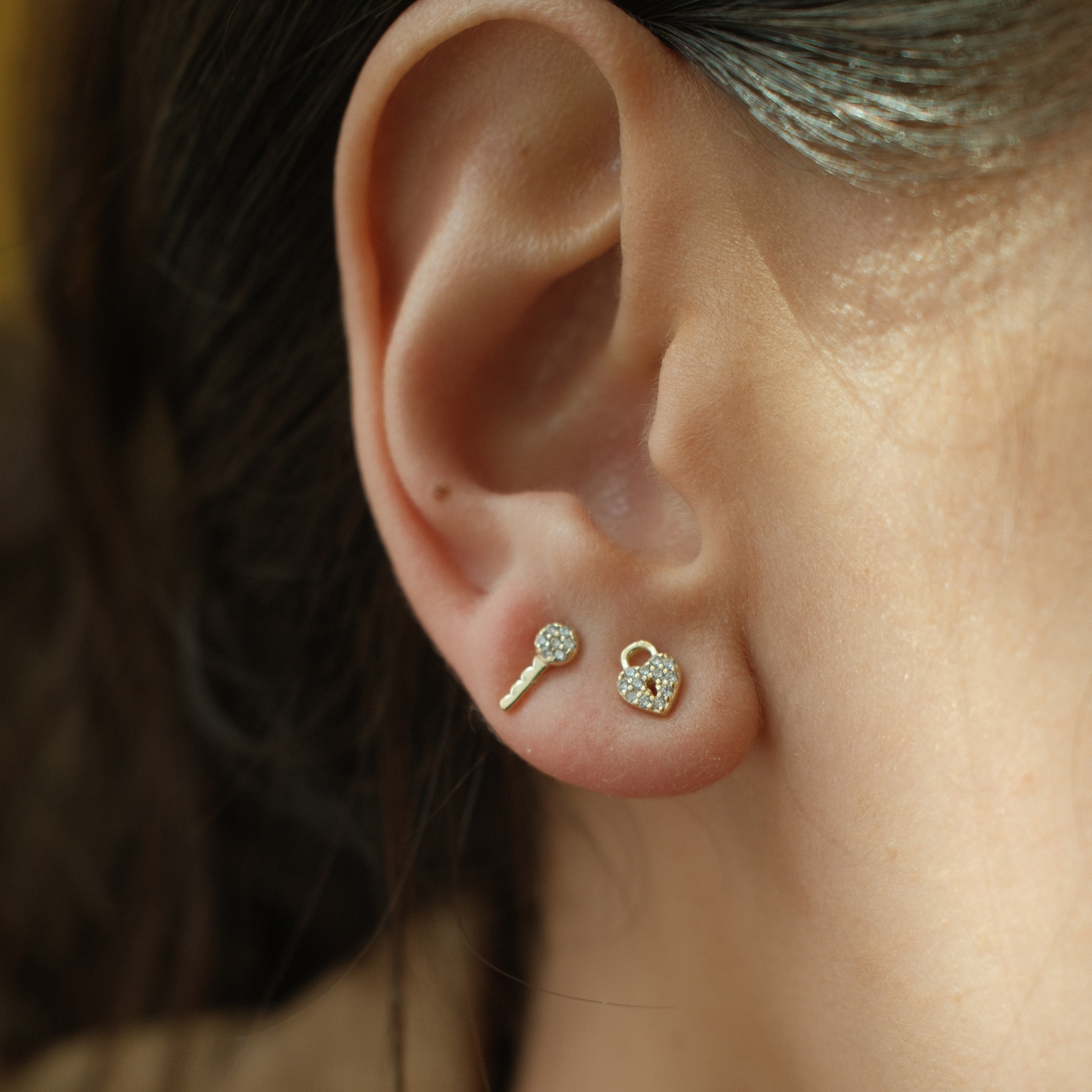 HEART LOCK STUDS
