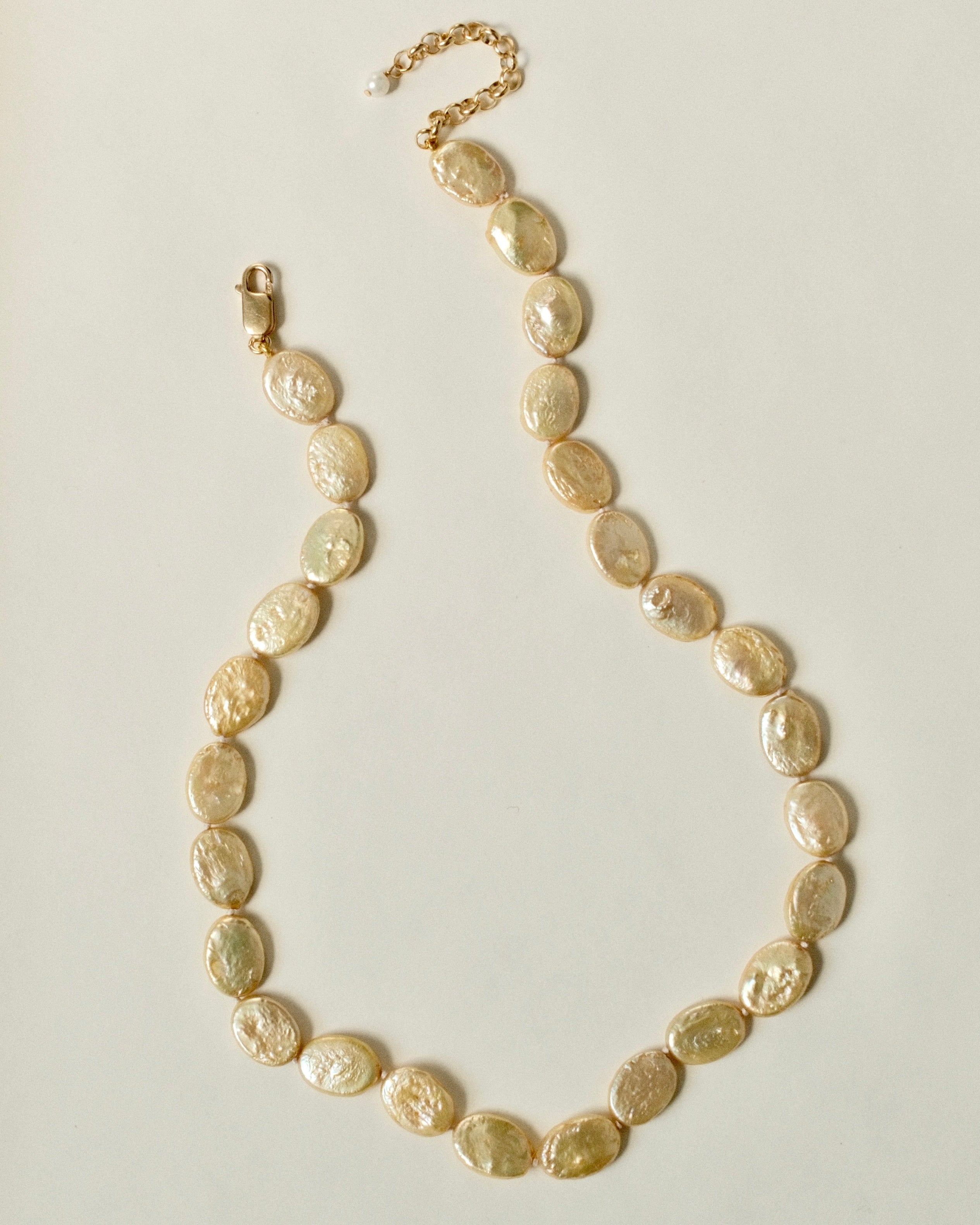 GOLDIE PEARL NECKLACE