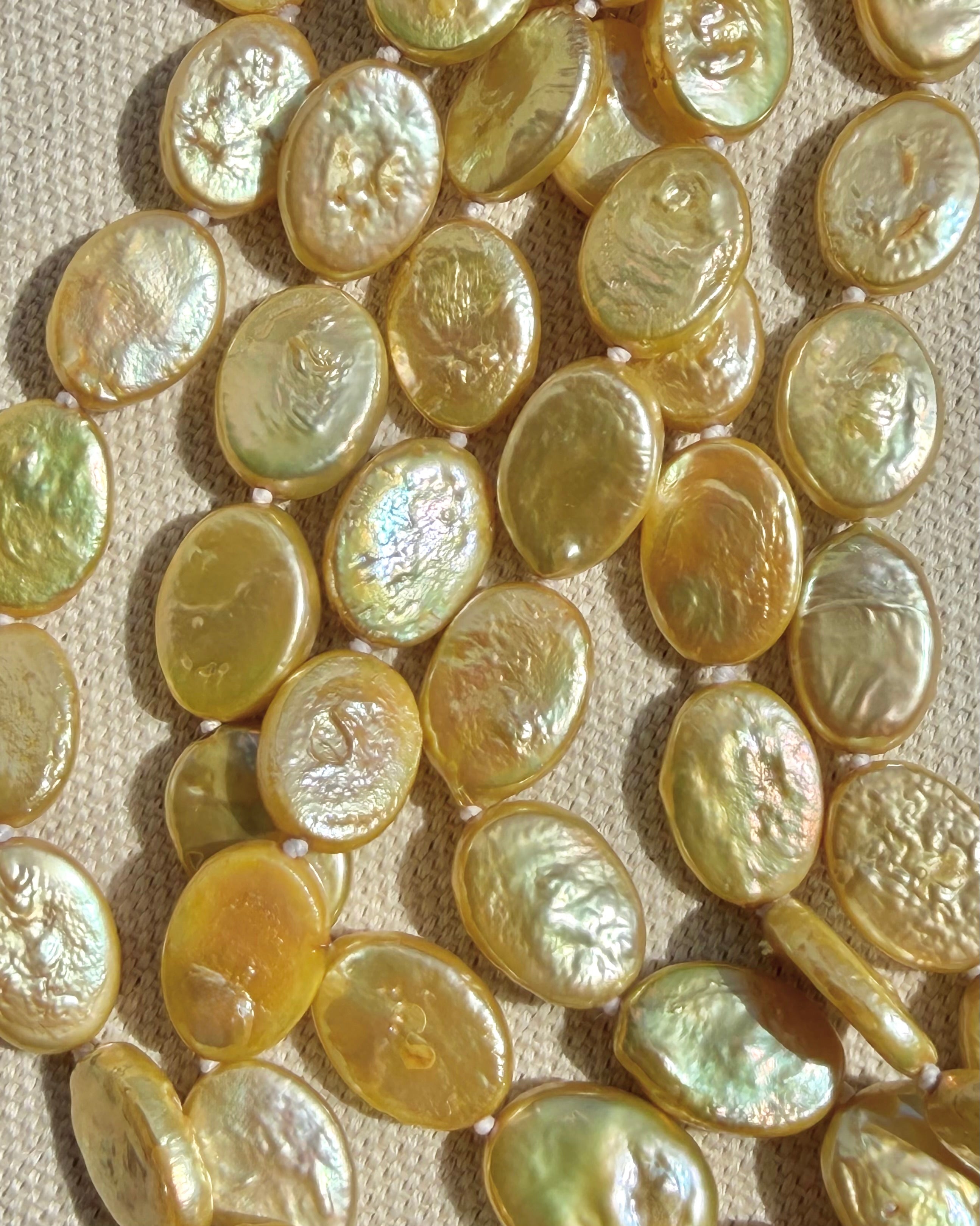 GOLDIE PEARL NECKLACE