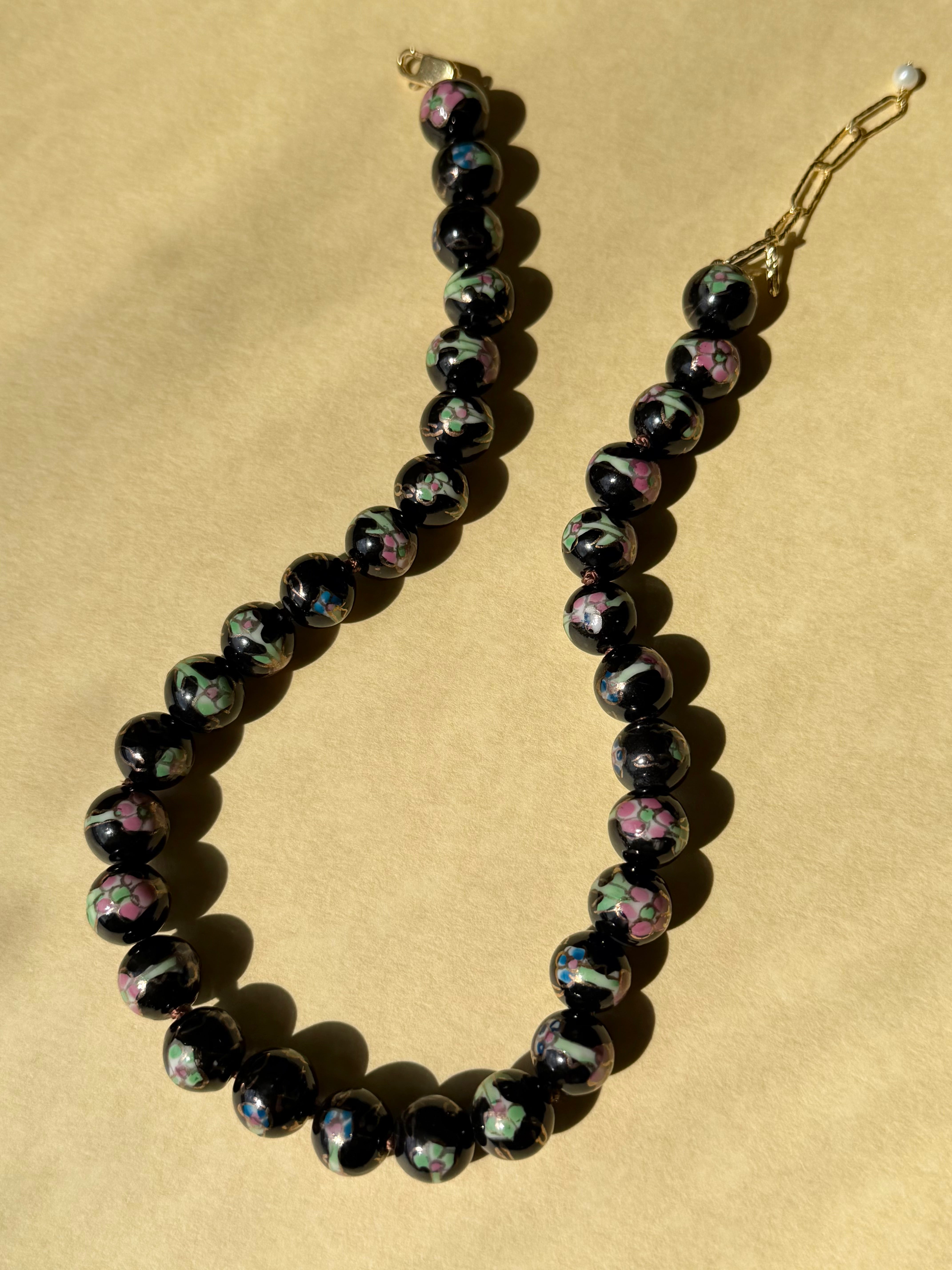 FLEUR NOIR NECKLACE
