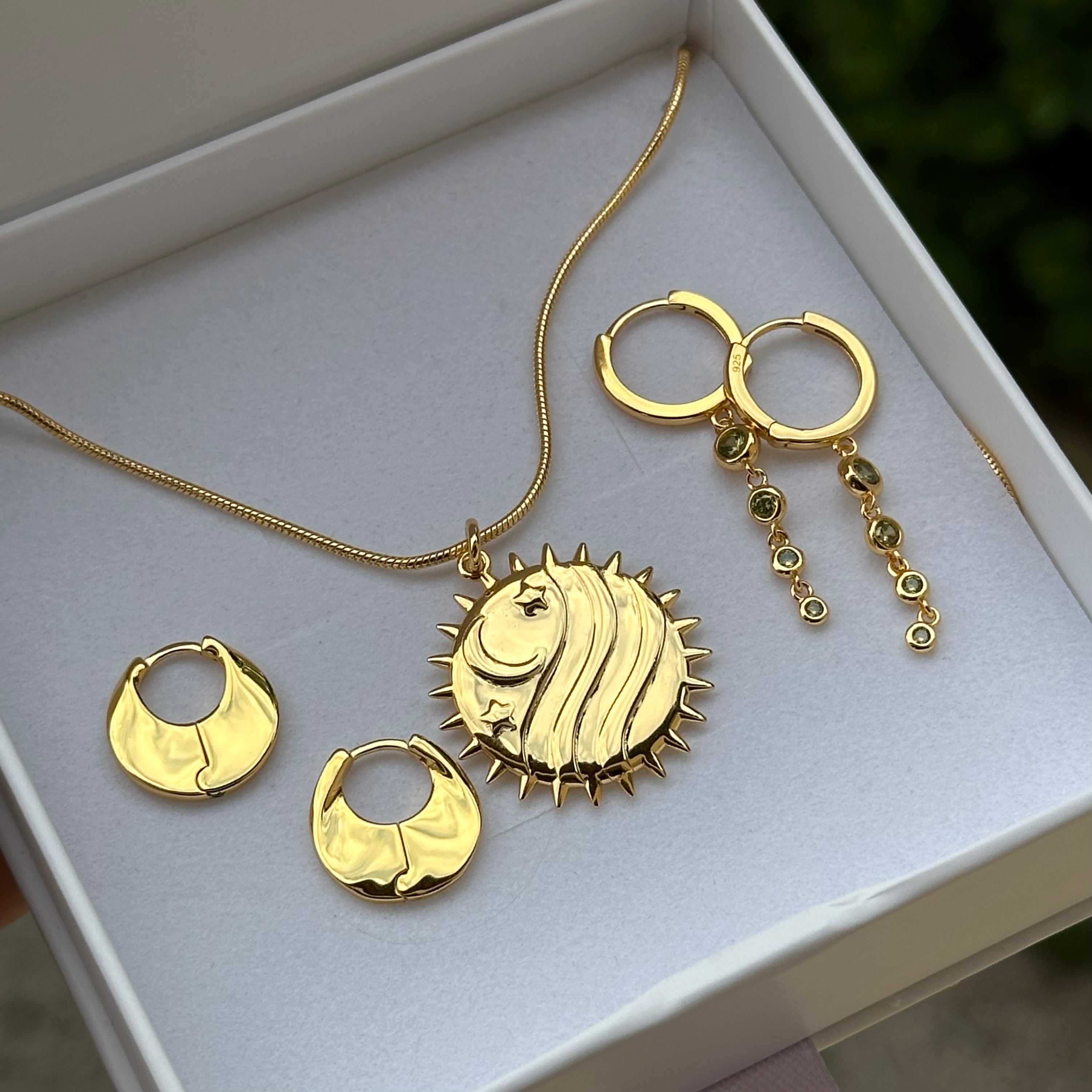 BEZAC PENDANT NECKLACE