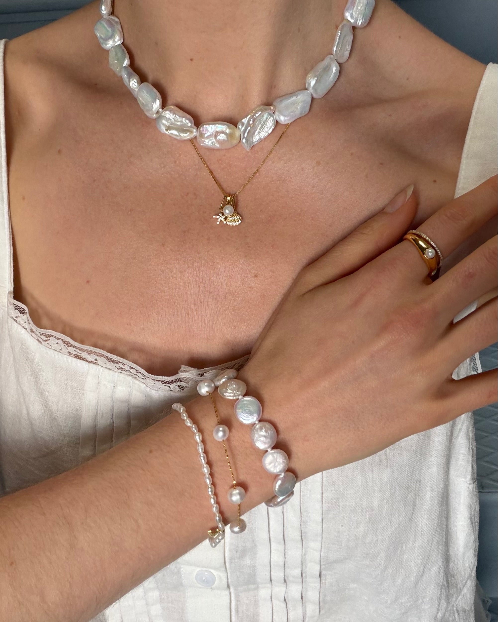 WHITE DRIFT PEARL NECKLACE