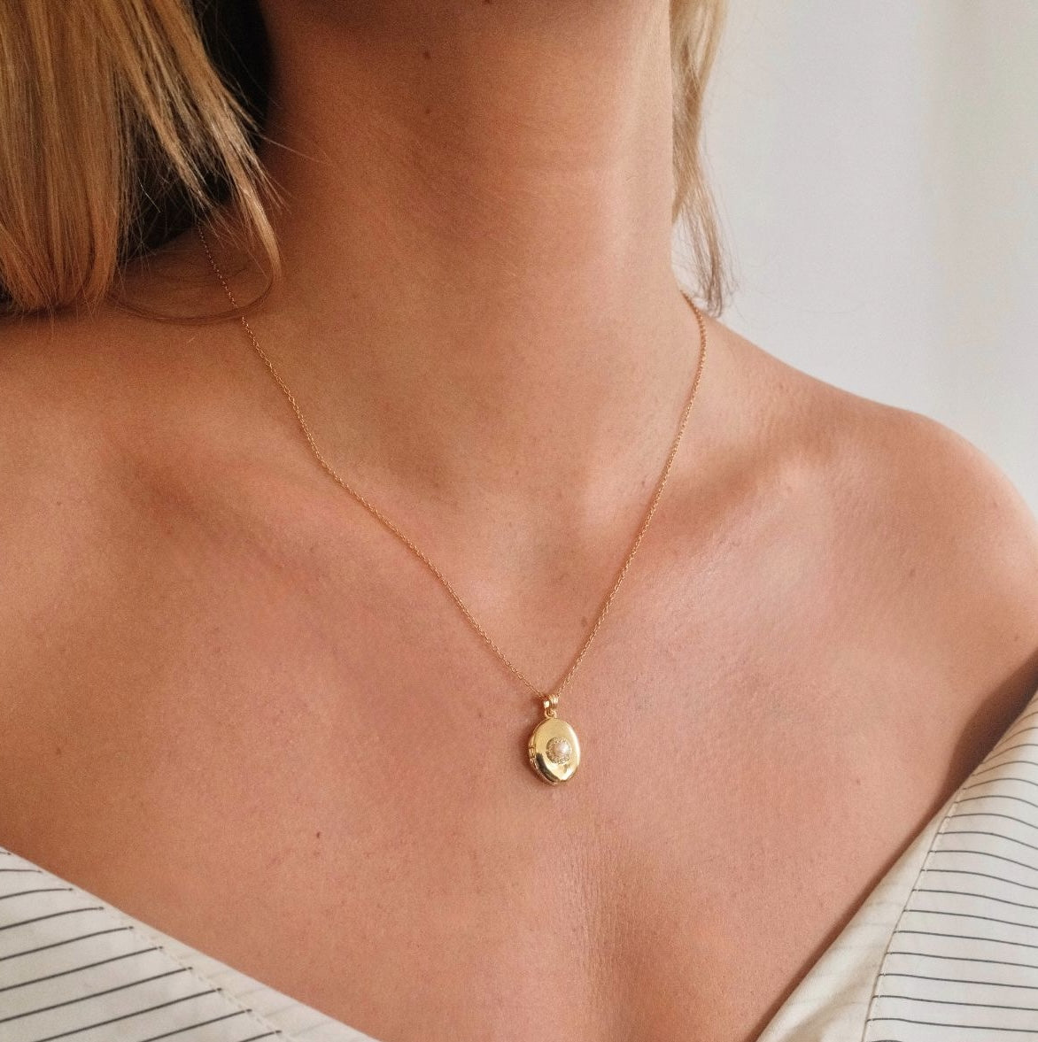 RORY LOCKET NECKLACE GOLD