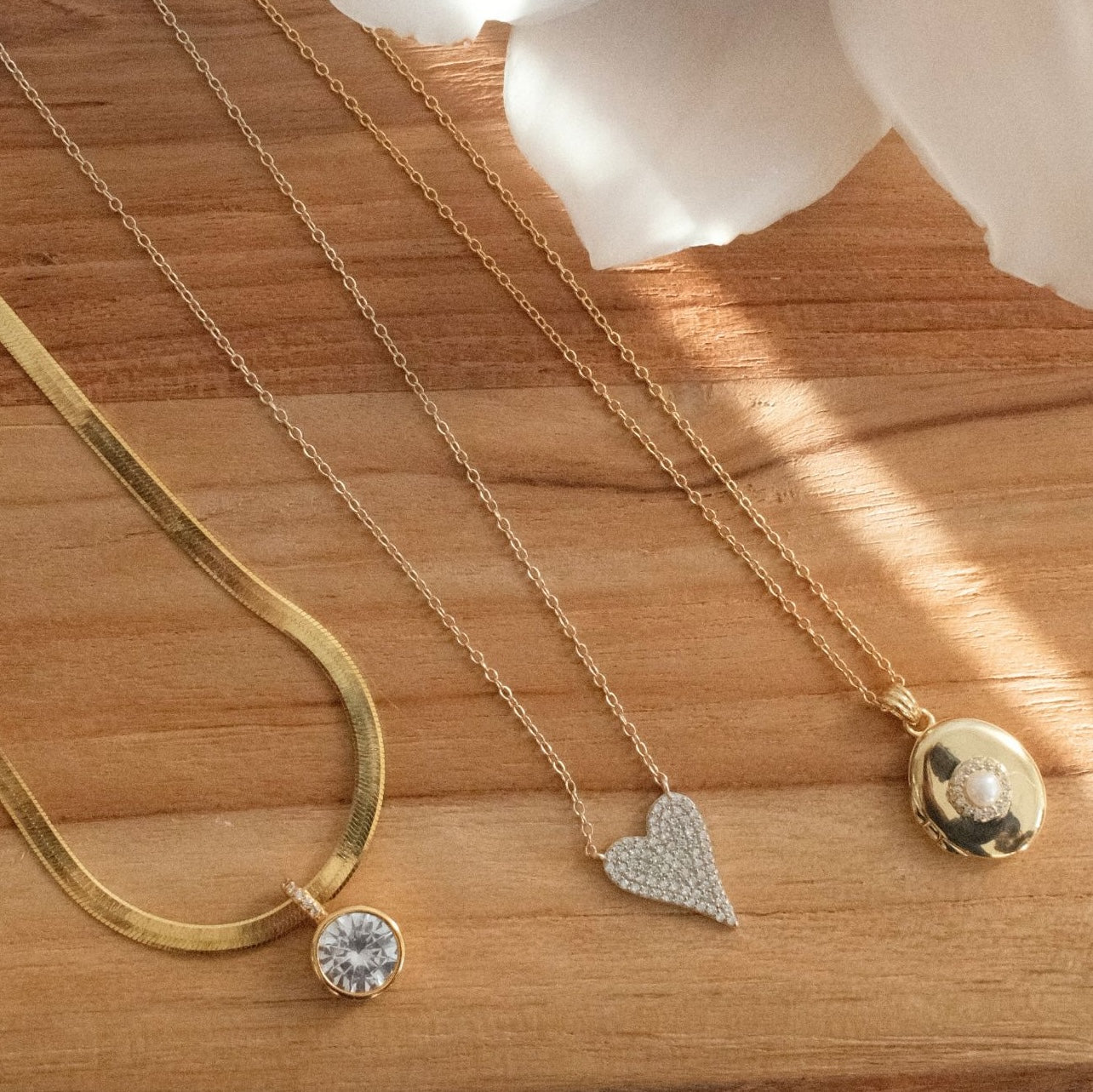 RORY LOCKET NECKLACE GOLD