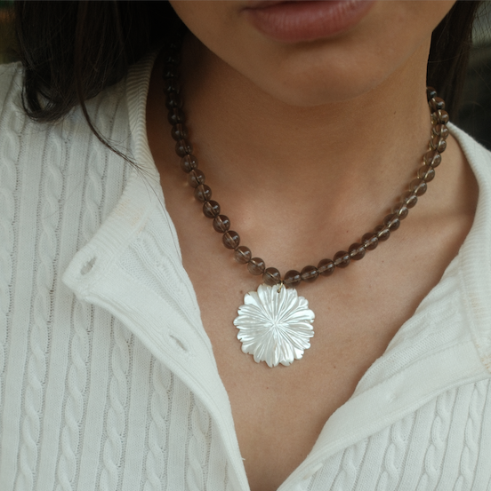 MARTHA FLOWER NECKLACE SMOKY QUARTZ