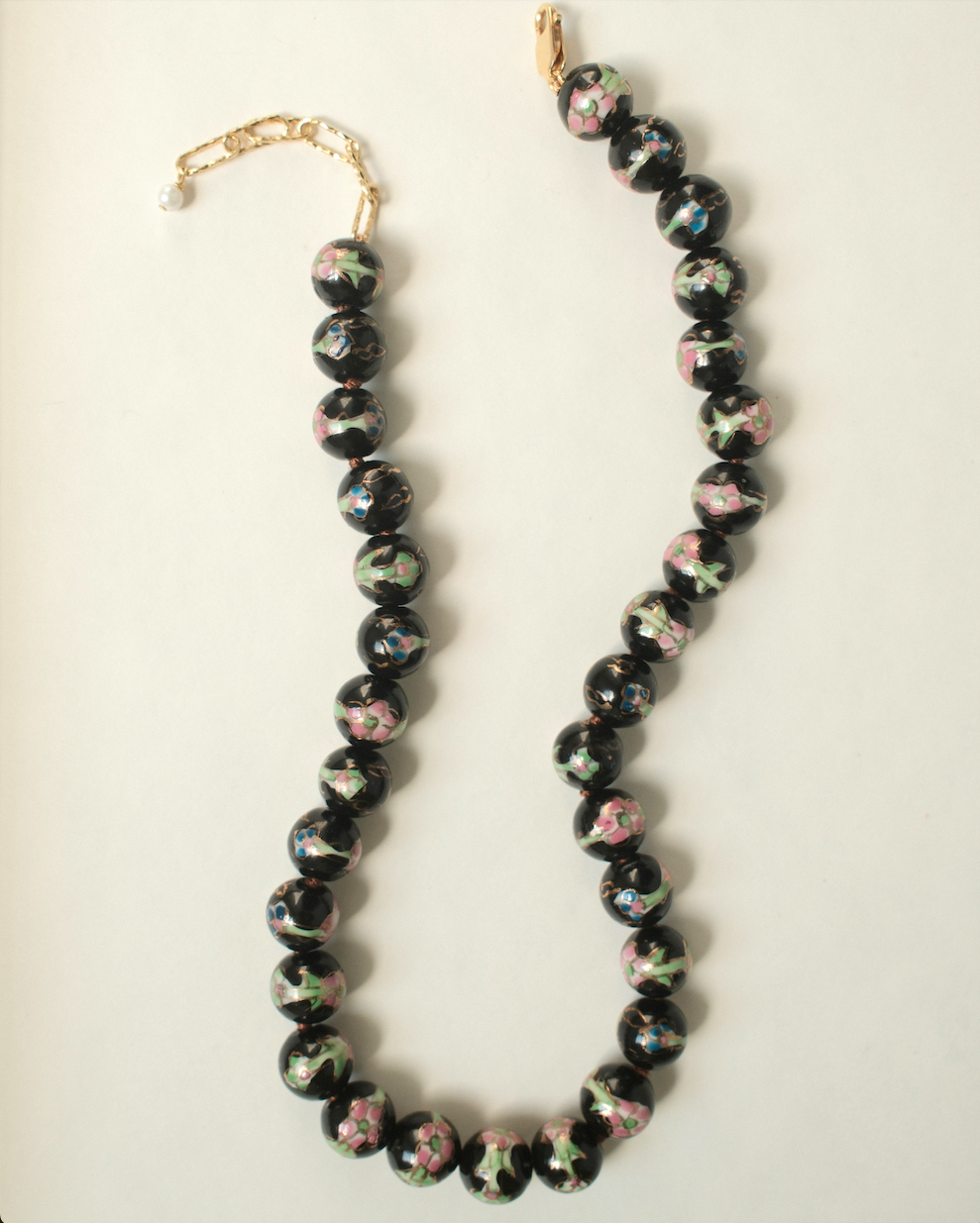 FLEUR NOIR NECKLACE