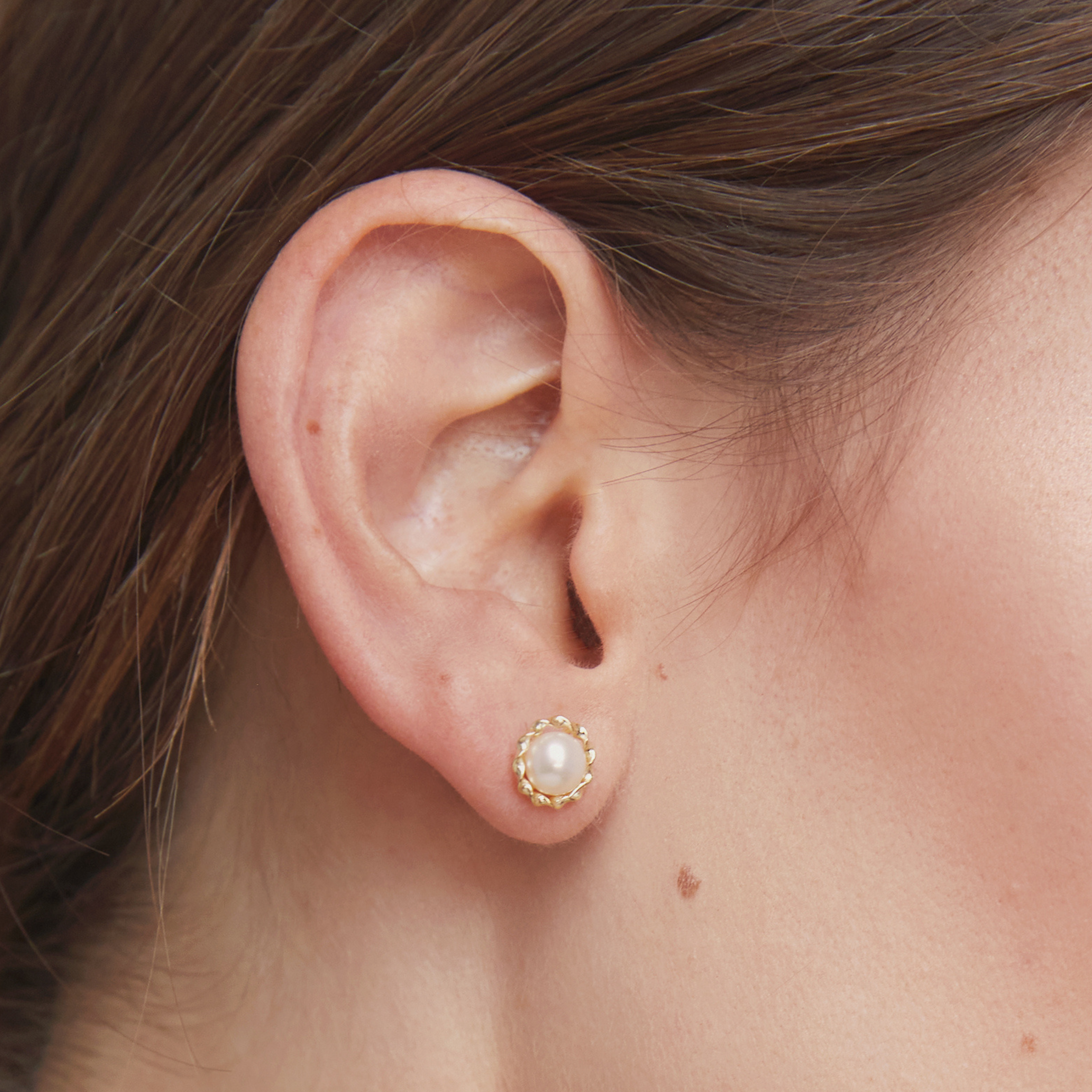 MARGAUX PEARL STUDS GOLD