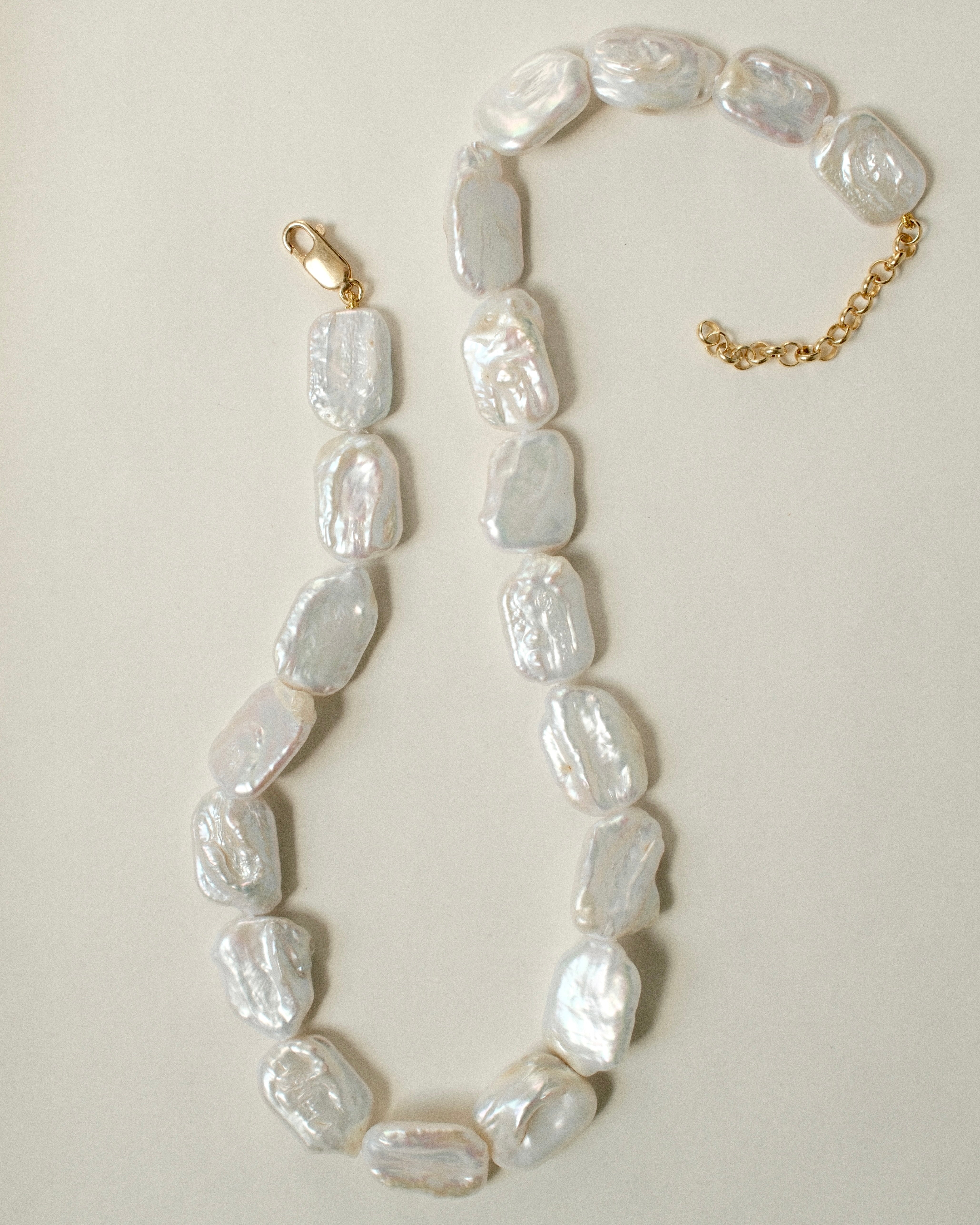 WHITE DRIFT PEARL NECKLACE