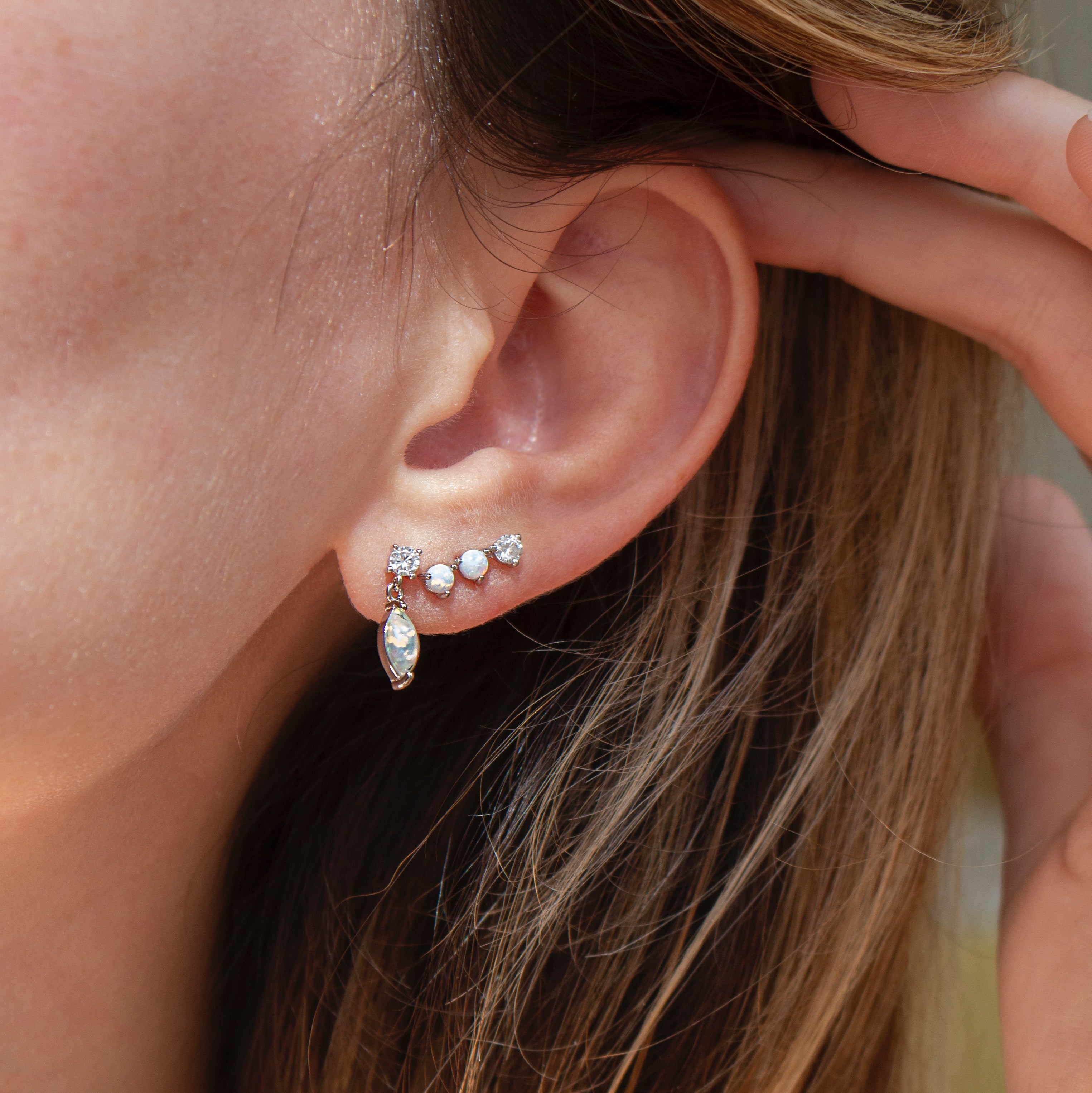 OPAL CLIMBER STUDS SILVER
